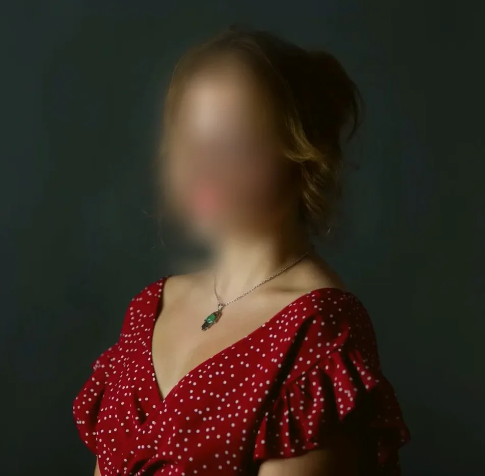 Ivona, 25